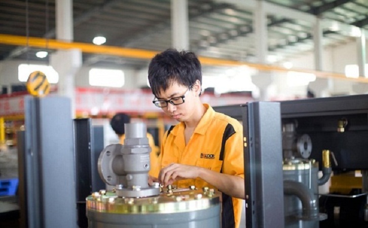 螺桿空壓機(jī)維修到底是采用哪種方式呢？